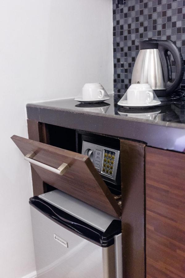 Nest Nano Suites Poblacion - Makati Makati City Екстериор снимка